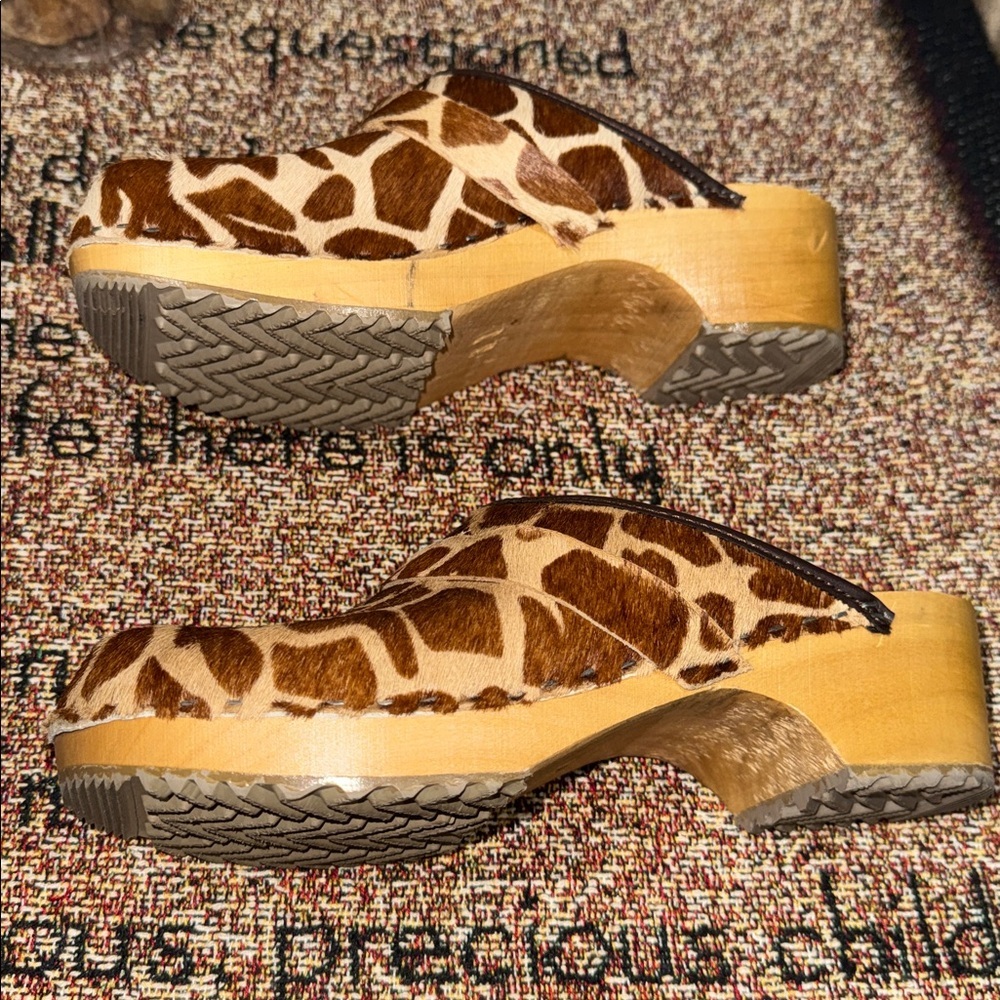 BJORK SWEDISH COMFORT Safari Wood Open Back Giraffe Clogs Shoes Size EU 37 - Picture 6 of 17